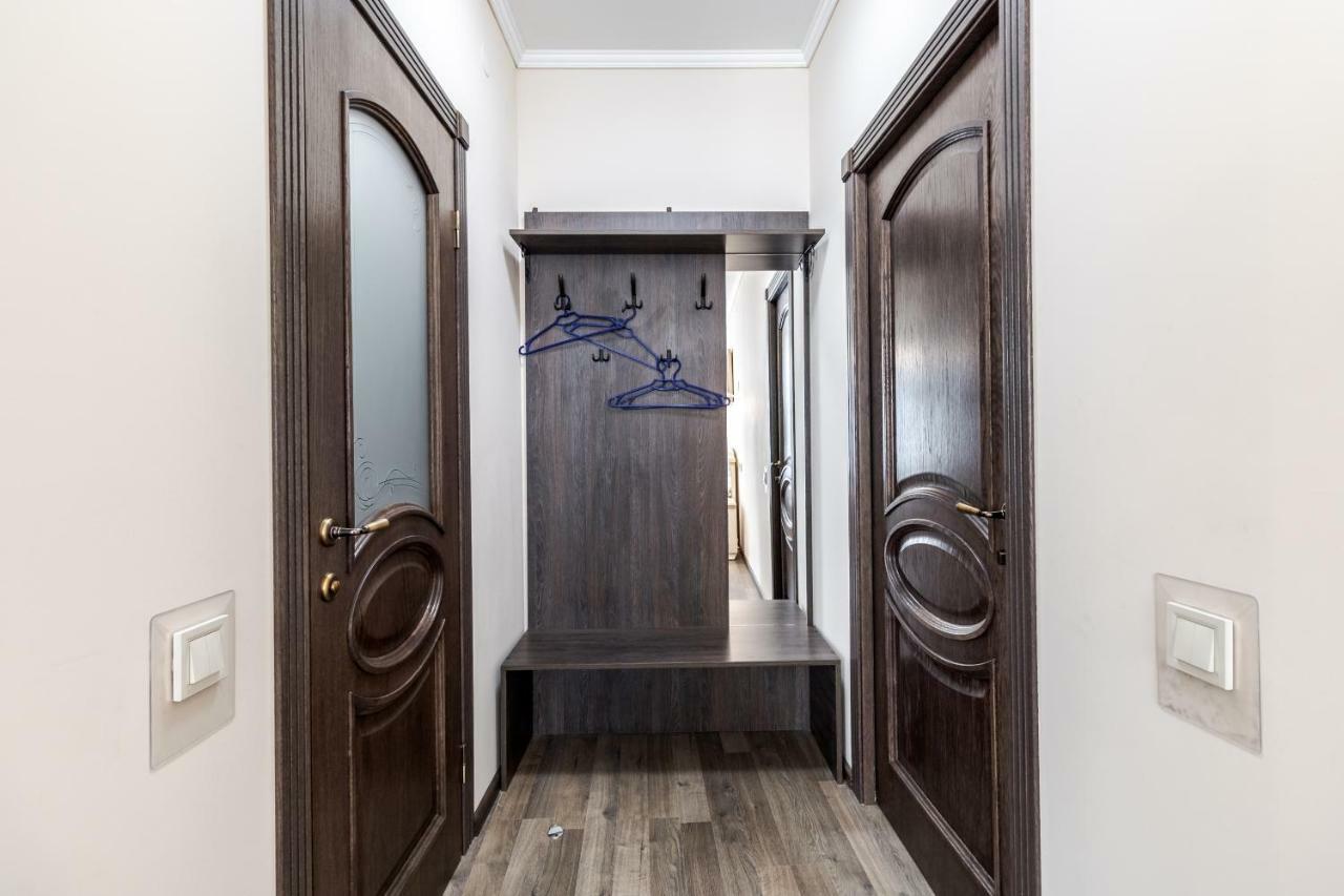 Opera House Apartment 3 Lviv Bagian luar foto