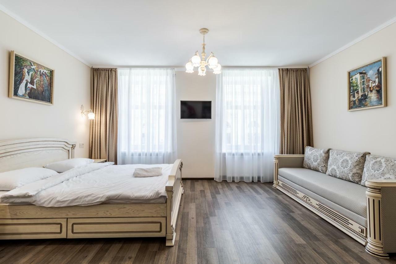 Opera House Apartment 3 Lviv Bagian luar foto