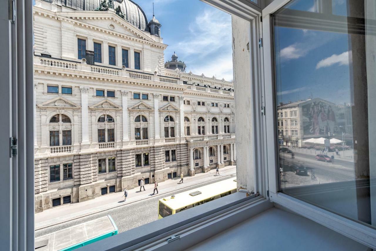 Opera House Apartment 3 Lviv Bagian luar foto