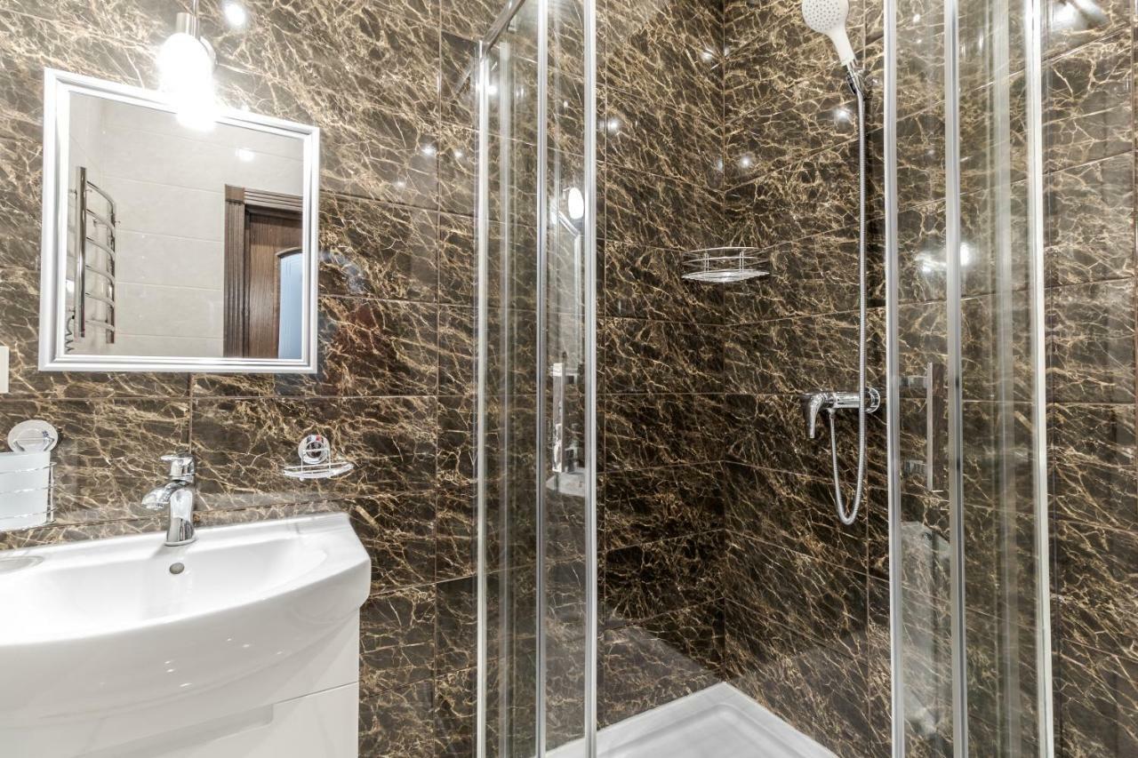 Opera House Apartment 3 Lviv Bagian luar foto