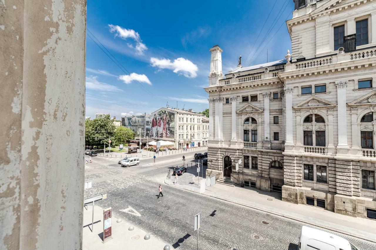 Opera House Apartment 3 Lviv Bagian luar foto